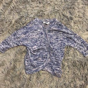 A cute blouse for girls!